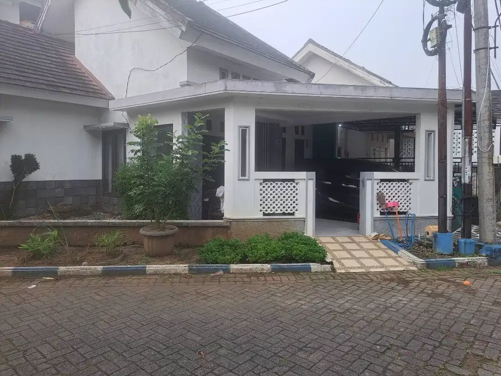 Dijual rumah pojok hook