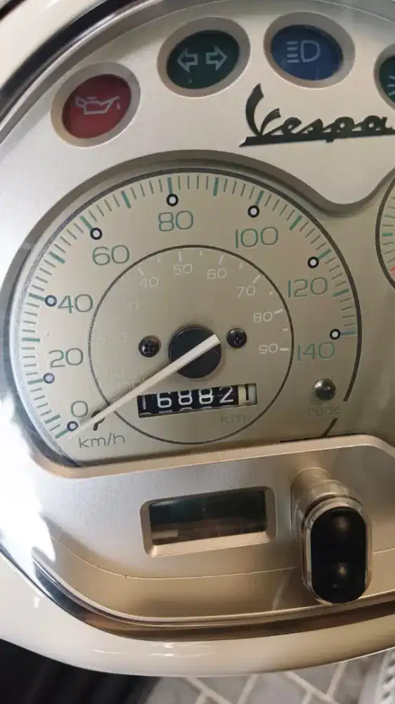 Vespa LX150 1e - Low KM