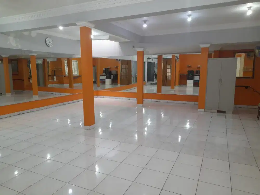 Jual Cepat Rumah Hoek Strategis Jalan Raya Kelapa Gading