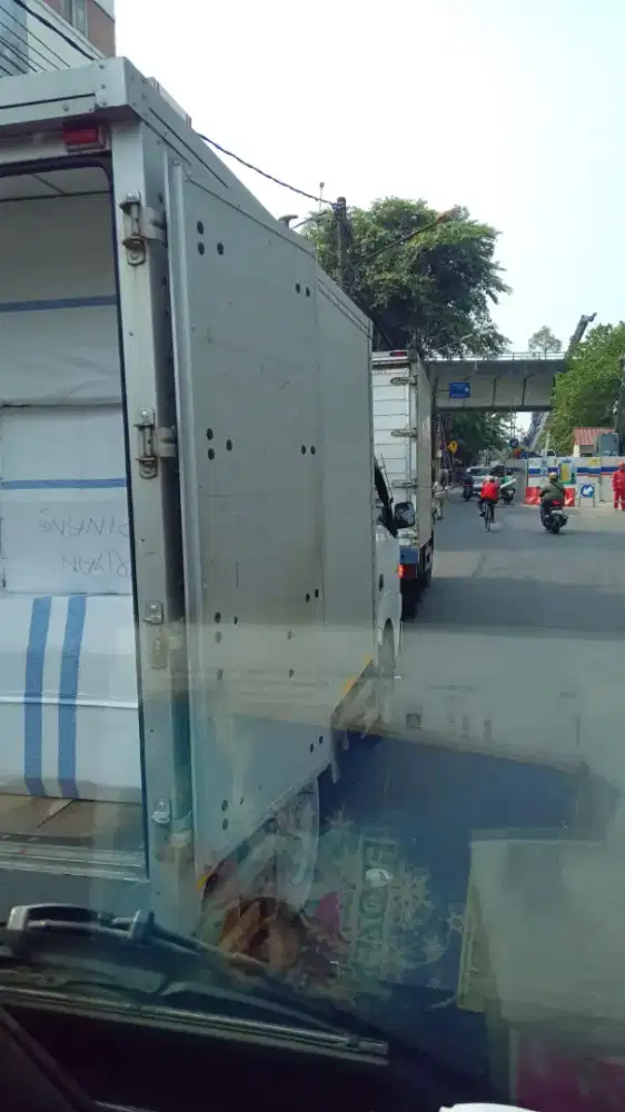 LOKER KENEK MOBIL BOX