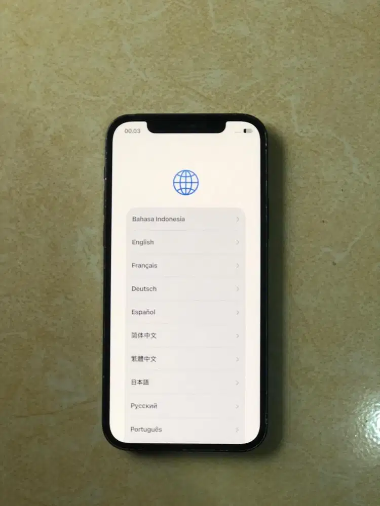 iPhone 12 basic 64gb lock icloud
