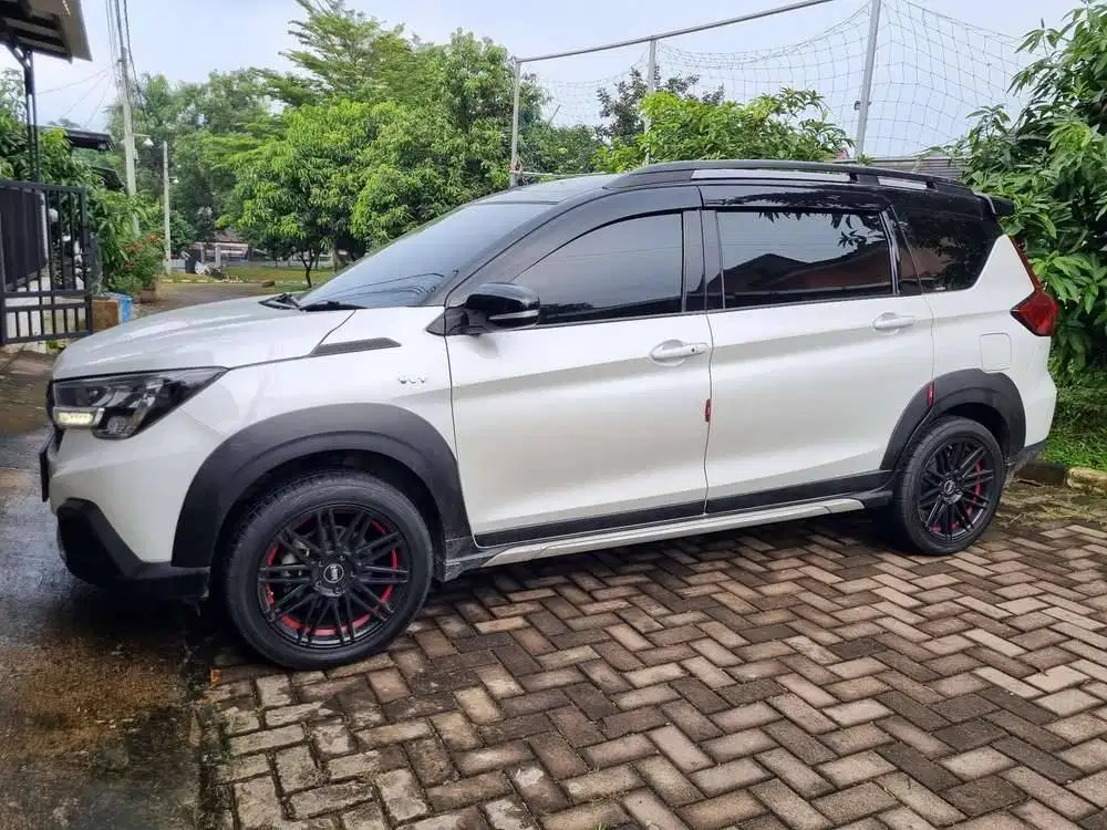 Di jual Suzuki XL7 Beta 1.5 AT