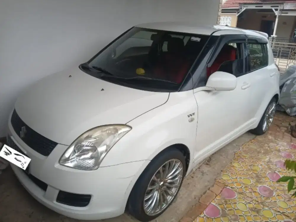 Dijual suzuki swift tahun 2011