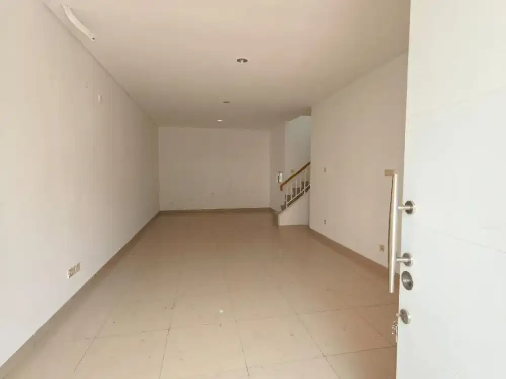 Dijual cepat jarang ada rumah katamaran kawasan mewah hadap utara split level nego