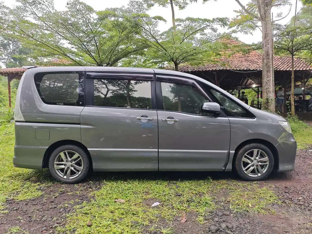 Nissan Serena 2014 Bensin