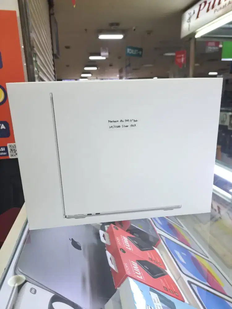 Apple Macbook Air M4 13 Inch 24/512GB SSD BNIB Garansi IBOX