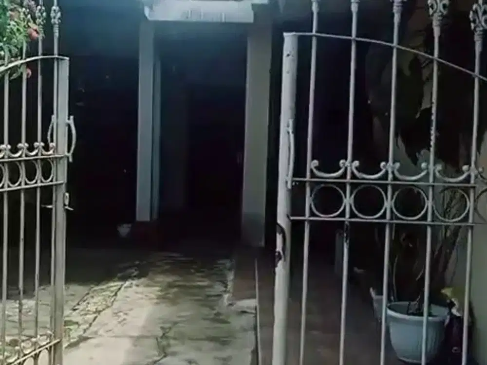 Hunian Luas di Raya Wendit Barat. Dekat dengan Taman Wisata Air Wendit dan akses Jl. Raya Wendit–Pakis.NLMLG00052