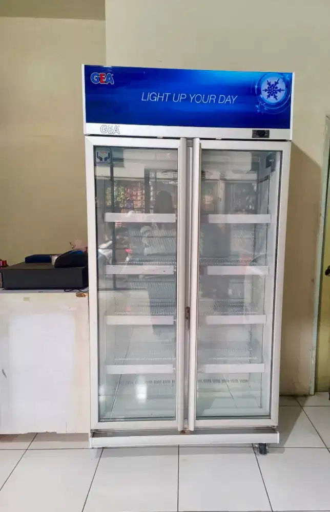 Showcase chiller merk GEA 2 pintu NEGO !