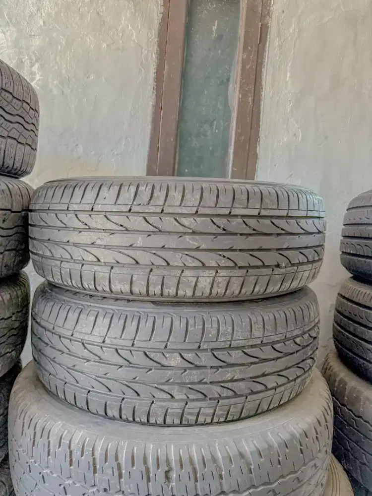 Ban Bridgestone Alenza ukuran 215/60 Ring 17