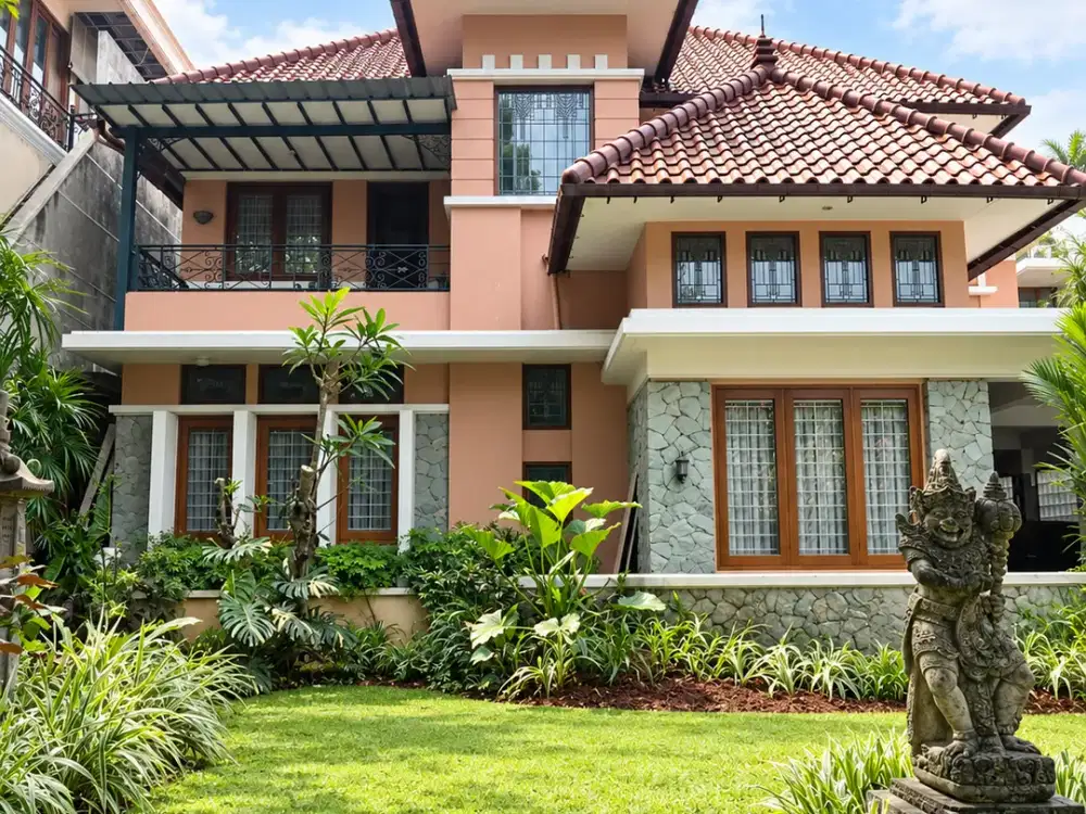 Dijual Rumah Tropical dengan Tanah 1.693 m² & Private Pool di Lebak Bulus