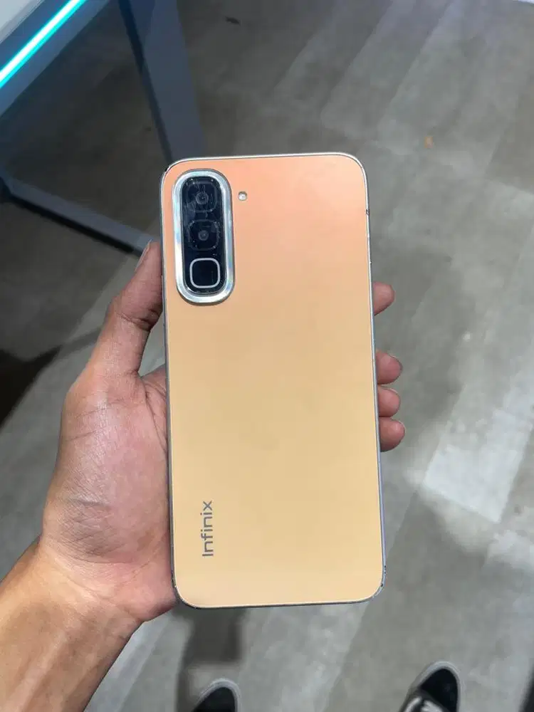 infinix hot 70 8/128gb