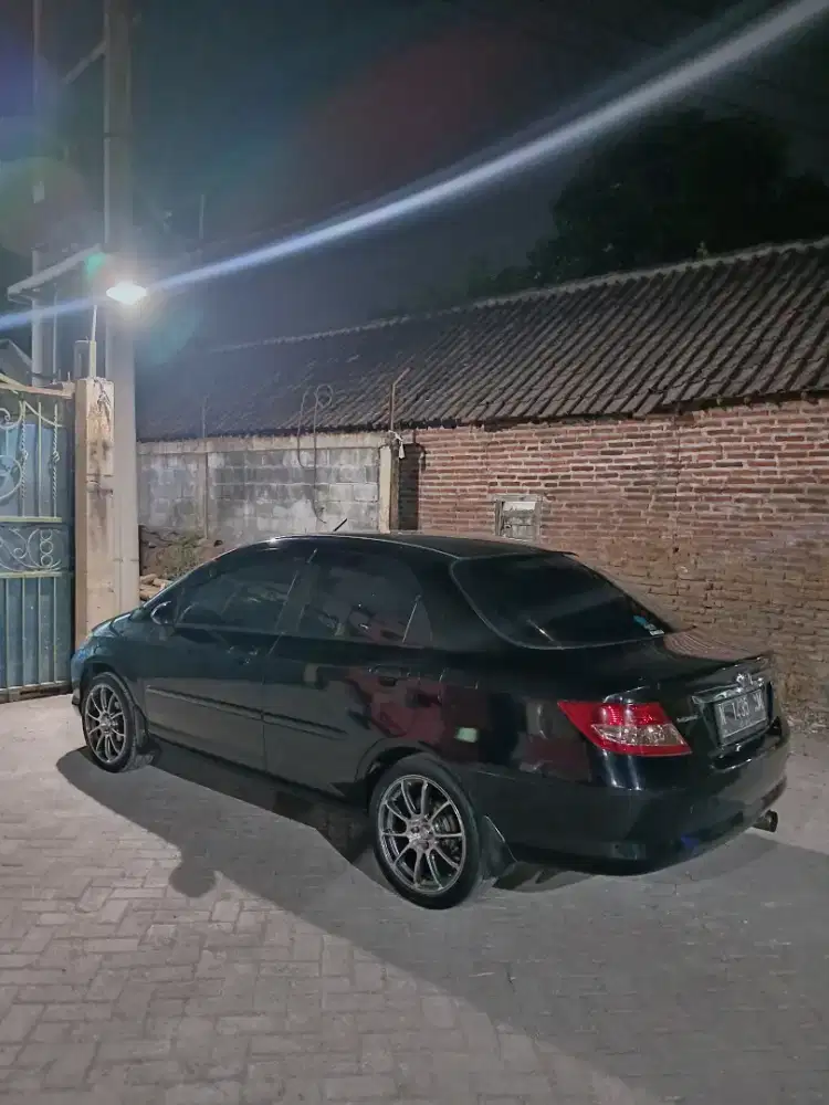 Di jual honda city tahun 2004 surat surat lengkap hidup