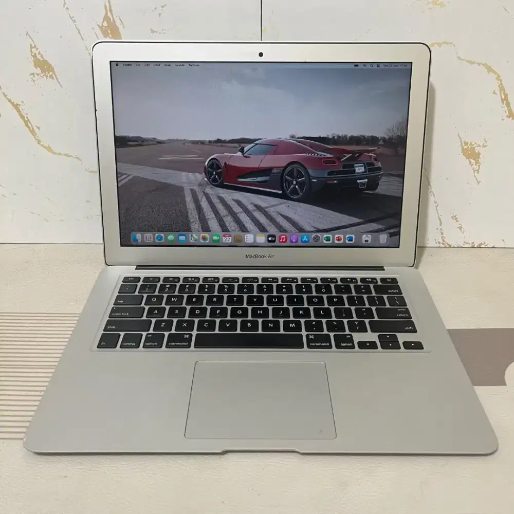 Forsale, Macbook Air 13-inch, Early 2014. -