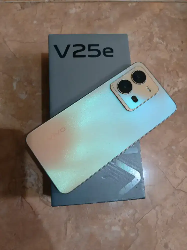 Jual Vivo V25e 4g ram12/256 hp duss
Lcd msh ori cuma minus garis