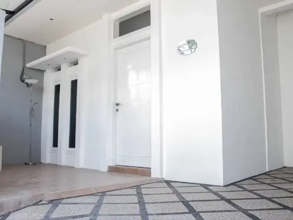 Dijual Rumah Modern 2 Lantai Siap Huni Semi Furnished di Nata Endah