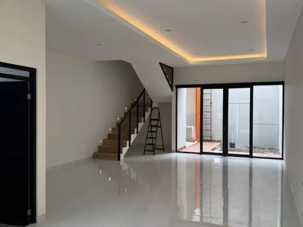 Dijual Rumah 2 Lantai Siap Huni di Kopo Permai 1