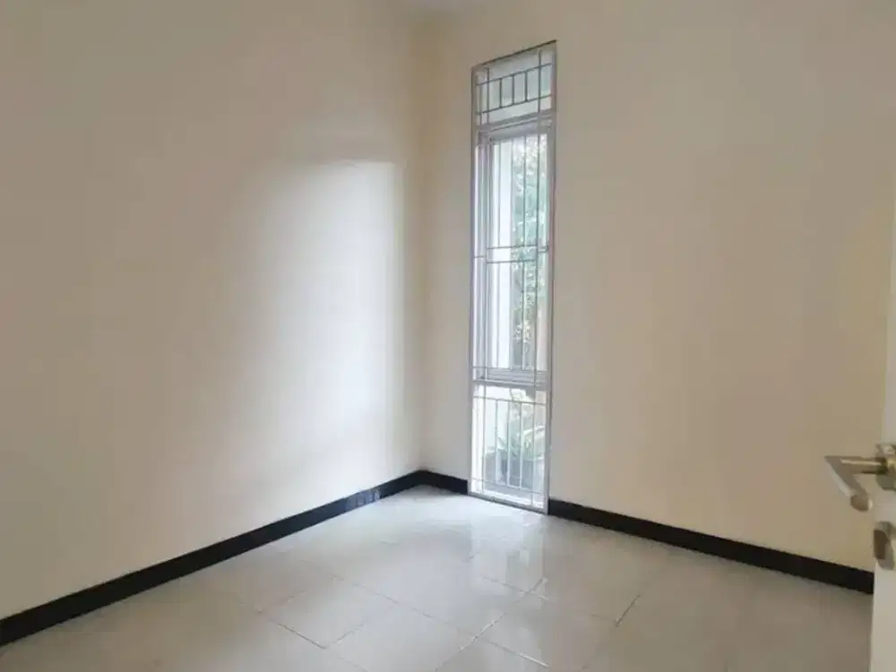 Dijual Rumah Siap Huni di Taman Kopo Indah (TKI) V