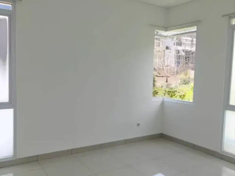 Disewakan Rumah 2,5 Lantai Kosongan di Budi Indah Bandung Utara