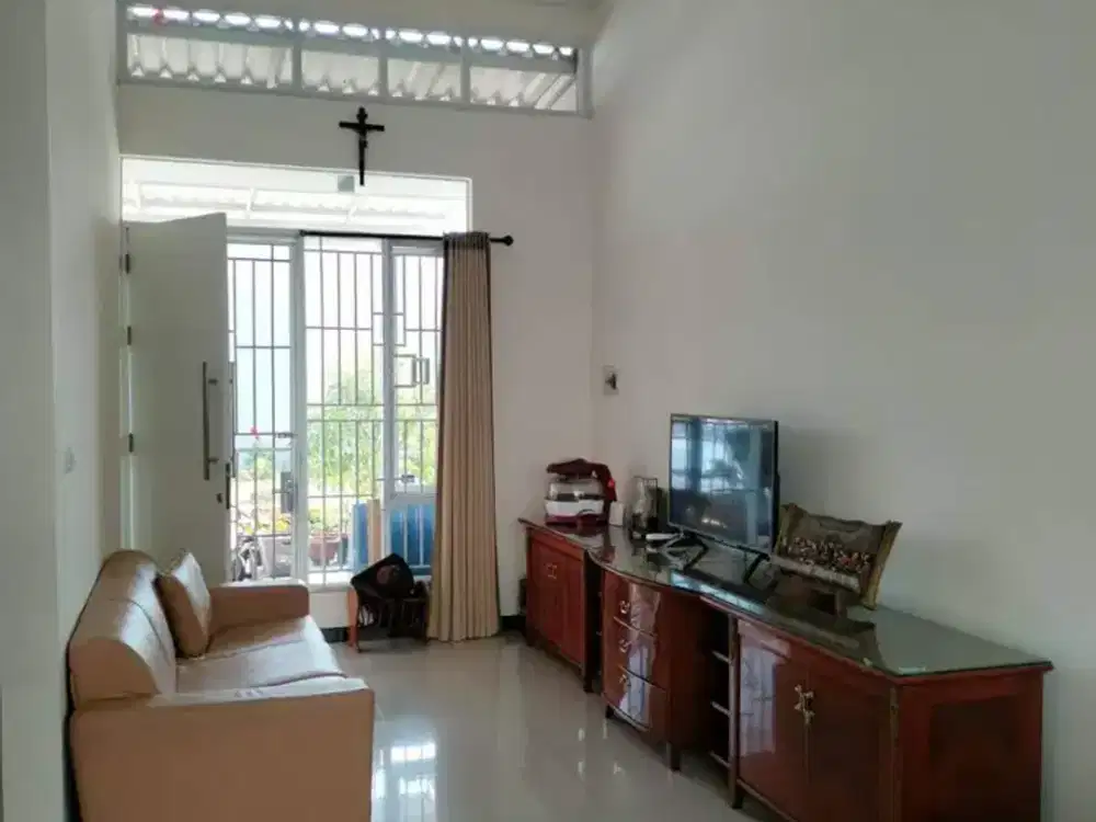 Dijual Cepat Rumah Siap Pakai di Taman Kopo Indah 5, Sherwood