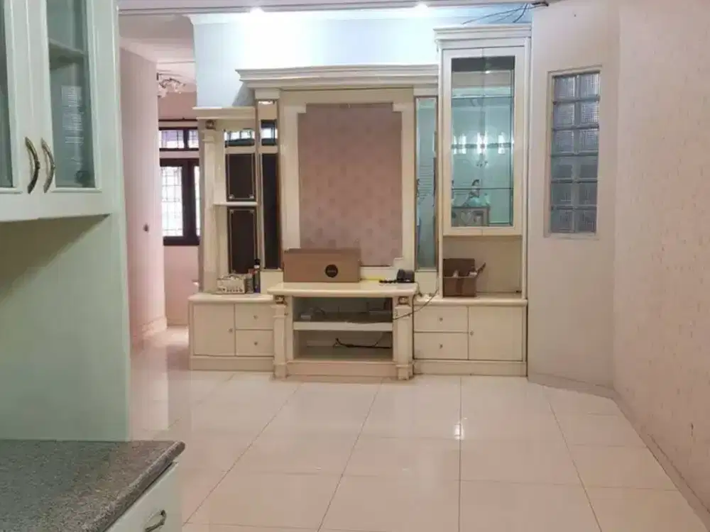 Dijual Rumah Cantik 2 Lantai di Taman Kopo Indah TKI 1 Bandung