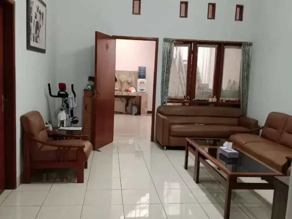 Selangkah ke Mainroad.. Dijual Rumah Terawat di Taman Kopo Indah TKI 3