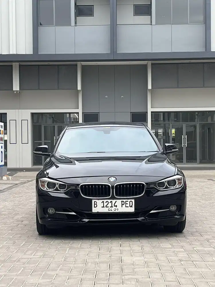 BMW 320i F30 Sport 2014