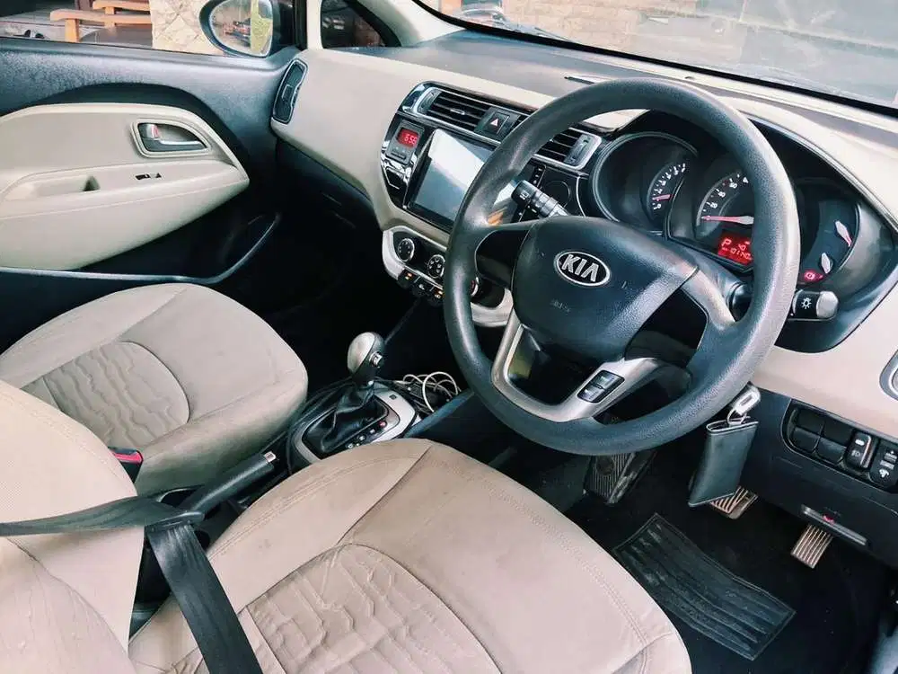 Kia Rio 2015 Bensin