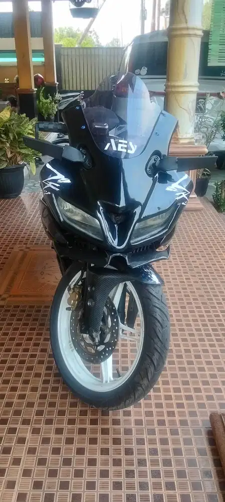 Yamaha yzf r15 v2 custocm batok V3