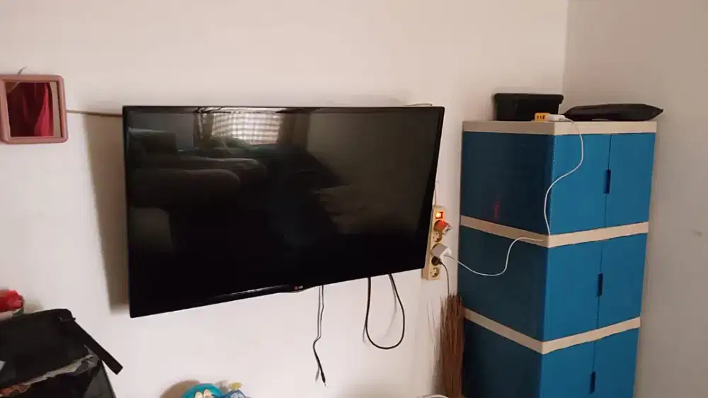 tv 40 inch bekas masii mulus