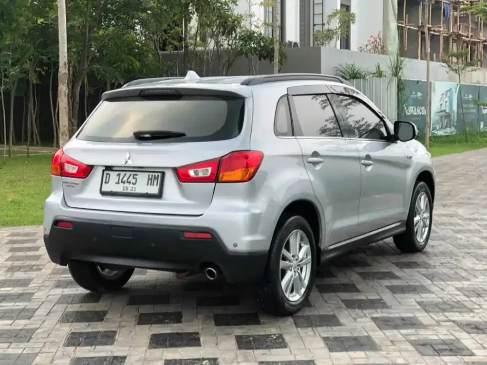 Mitsubishi Outlander gls at 2013