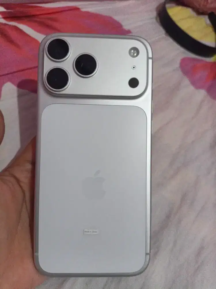iPhone 17 promax like new seperti baru cuma dipakai untuk Poto saja