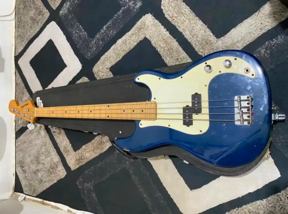Precision Bass Roytek