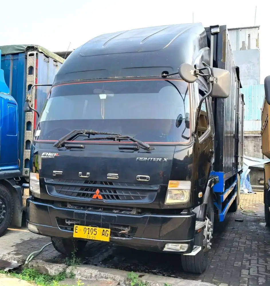 regis 2024 bok 8 pintu Mitsubishi Fuso tronton 6x2 HD box besi 2023