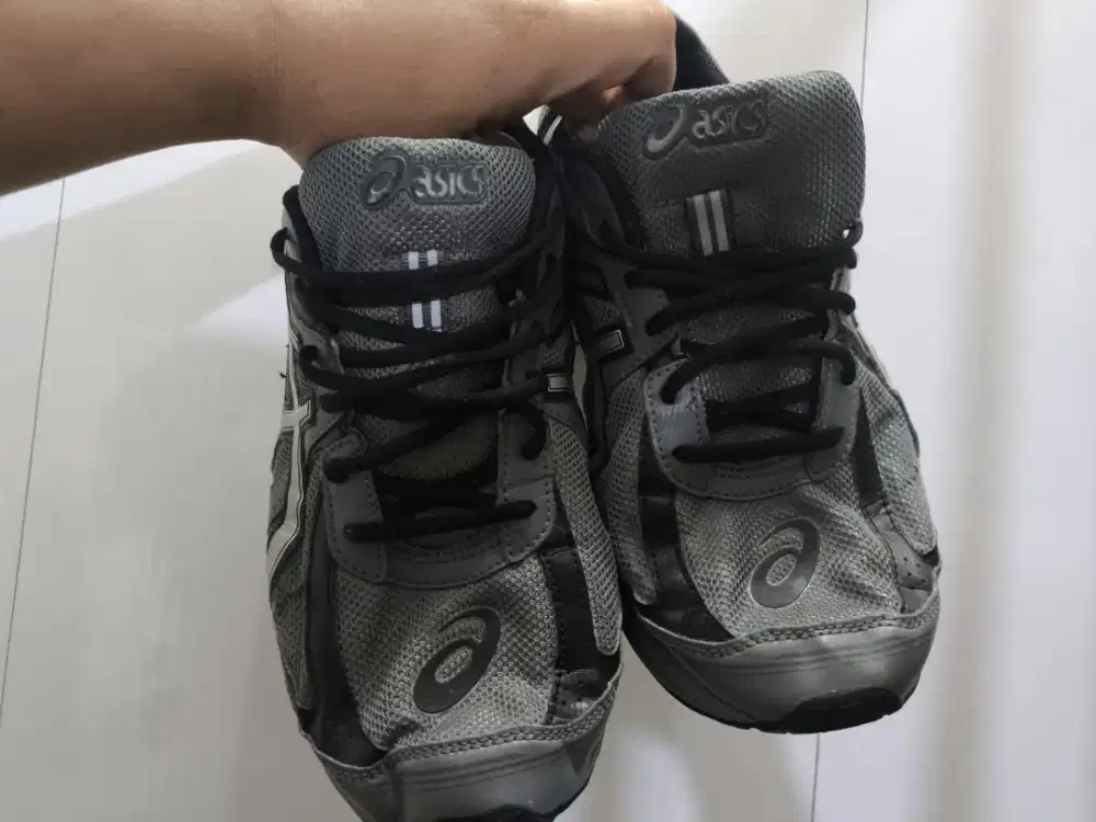 Sepatu baru belum kepakai
