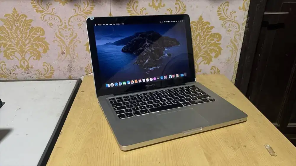 MacBook Pro mid / Intel Core i5  / Ram 16 GB