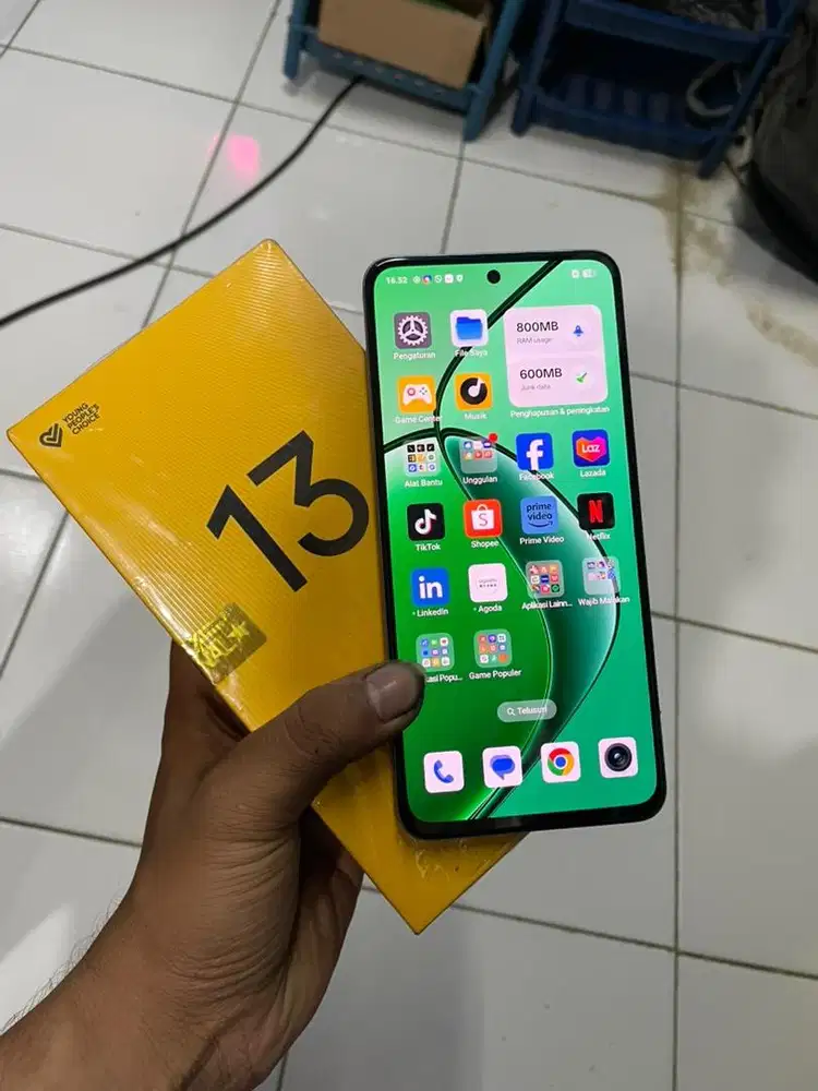 Realme 13 4G 8/128 Mulus Fullset