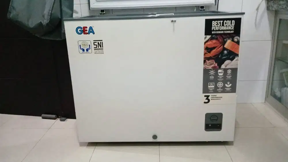 Freezer Gea kondisi Baguss seperti baru