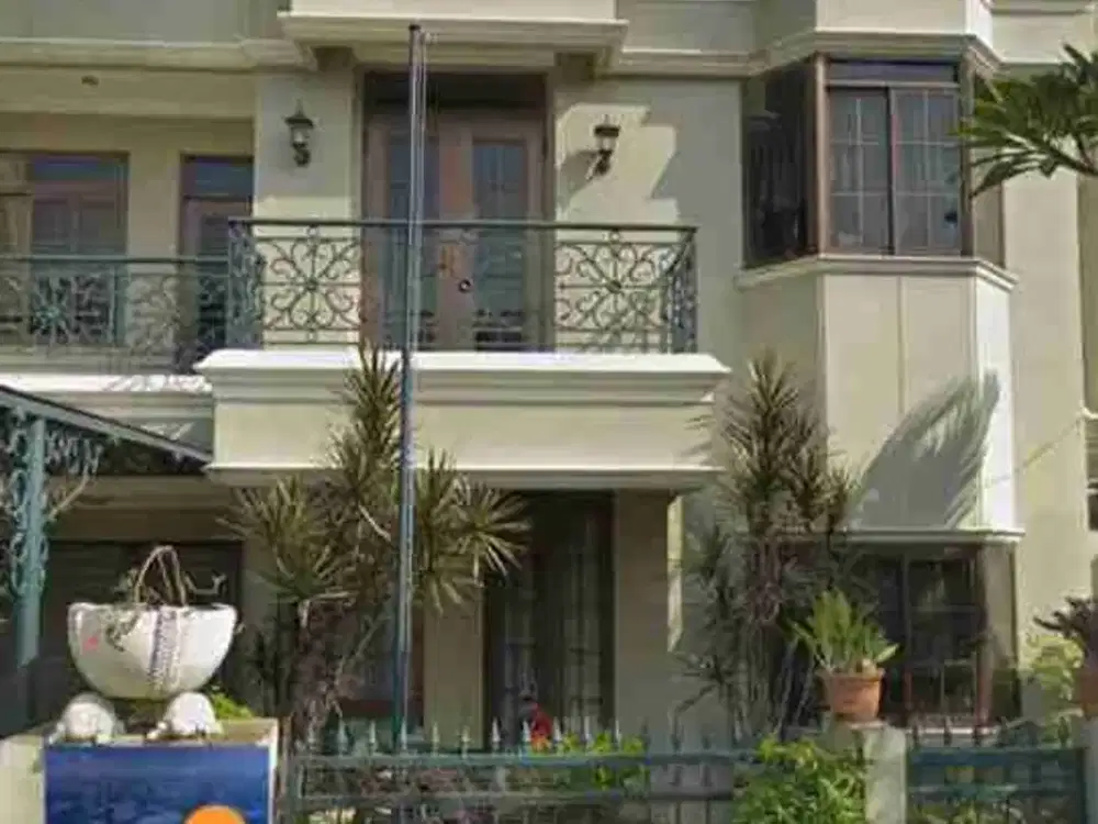 RUMAH 3 LANTAI SHM TANJUNG BARAT INDAH JAKARTA SELATAN DALAM CLUSTER LOKASI PINGGIR JALAN RAPI SIAP HUNI