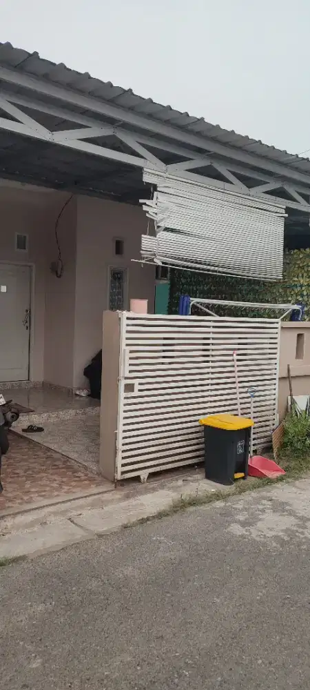 Di kontrakan rumah