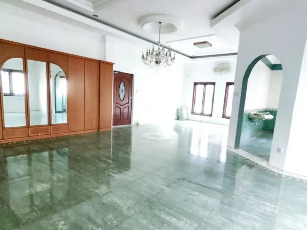 Villa di Jalan Samanhudi ( Sebelah Srikandi )