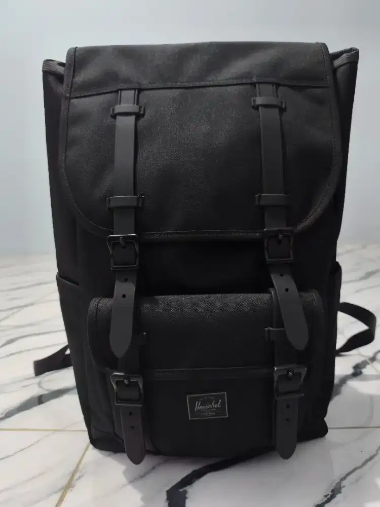 HERSCHEL LITTLE AMERICA MID BACK PACK