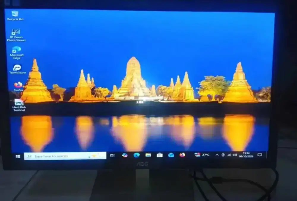 Dijual monitor LCD LED merek AOC 
24in gambar tajam Barasih siap pake