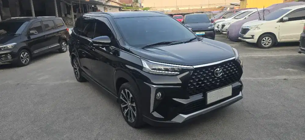 Veloz 1.5 Q CVT TH.2021 Hitam