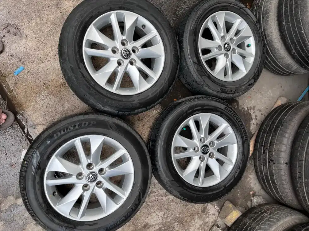 Velg original Toyota Innova reborn ring 16 5x114,3 ban 205/65 R16