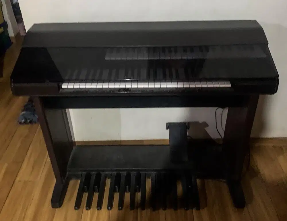 Organ (Piano) Yamaha [Pajangan] - Sudah Rusak