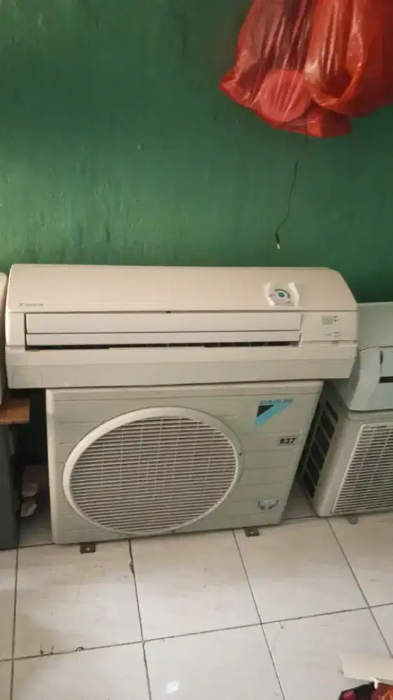 AC daikin 1,1/2pk siap pasang