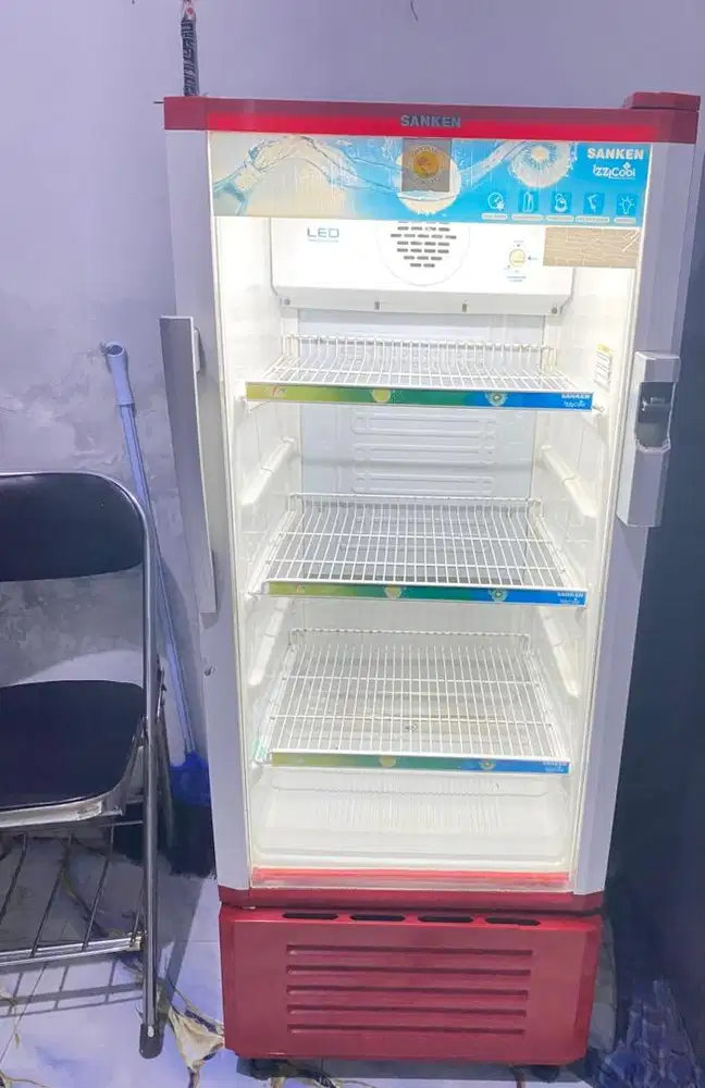 dijual Showcase