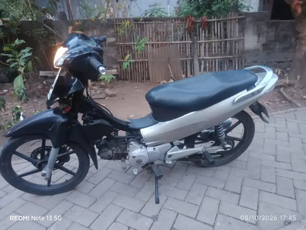 Motor Honda kharisma