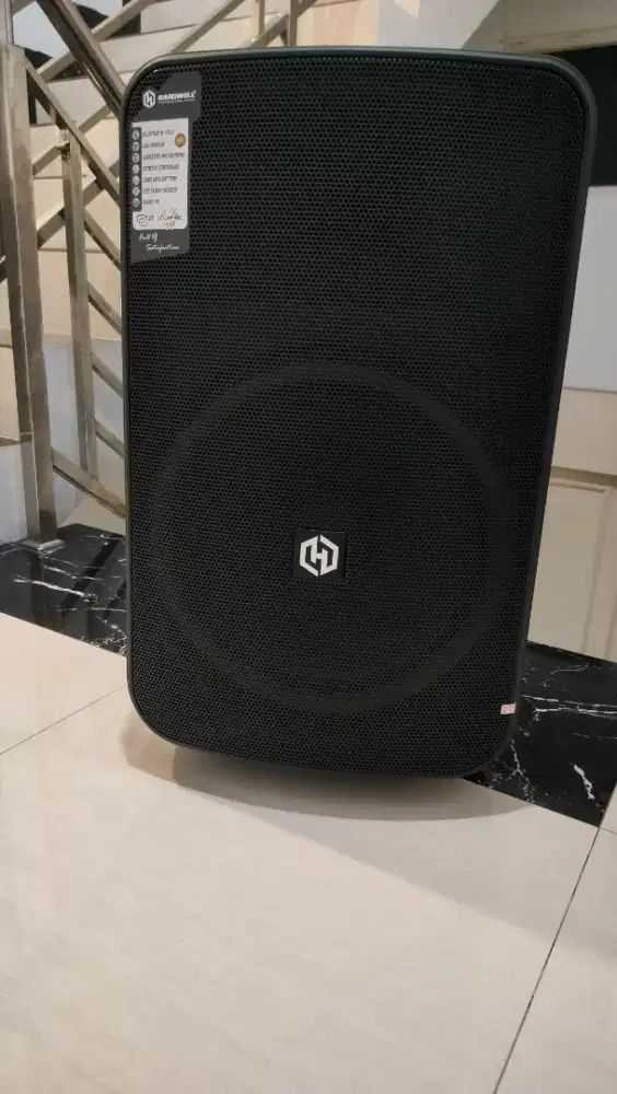 Speaker hardwell pro 15 protble