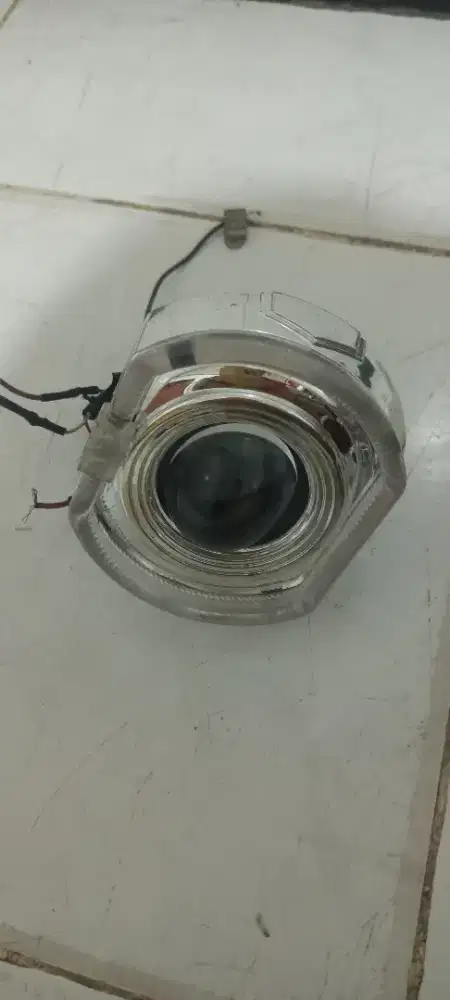 Di jual lampu bilet terang masih ok harga 100 nego bensin minat telpon